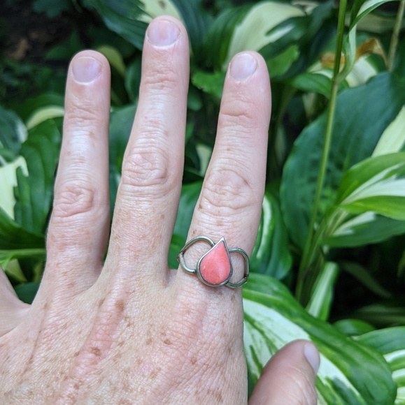 Vintage Coral Stone Ring - Picture 2 of 8